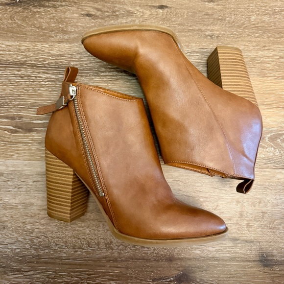 Circus by Sam Edelman Shoes - Circus by Sam Edelman Faux Leather Brown Ankle Booties, Women’s Size 8.5